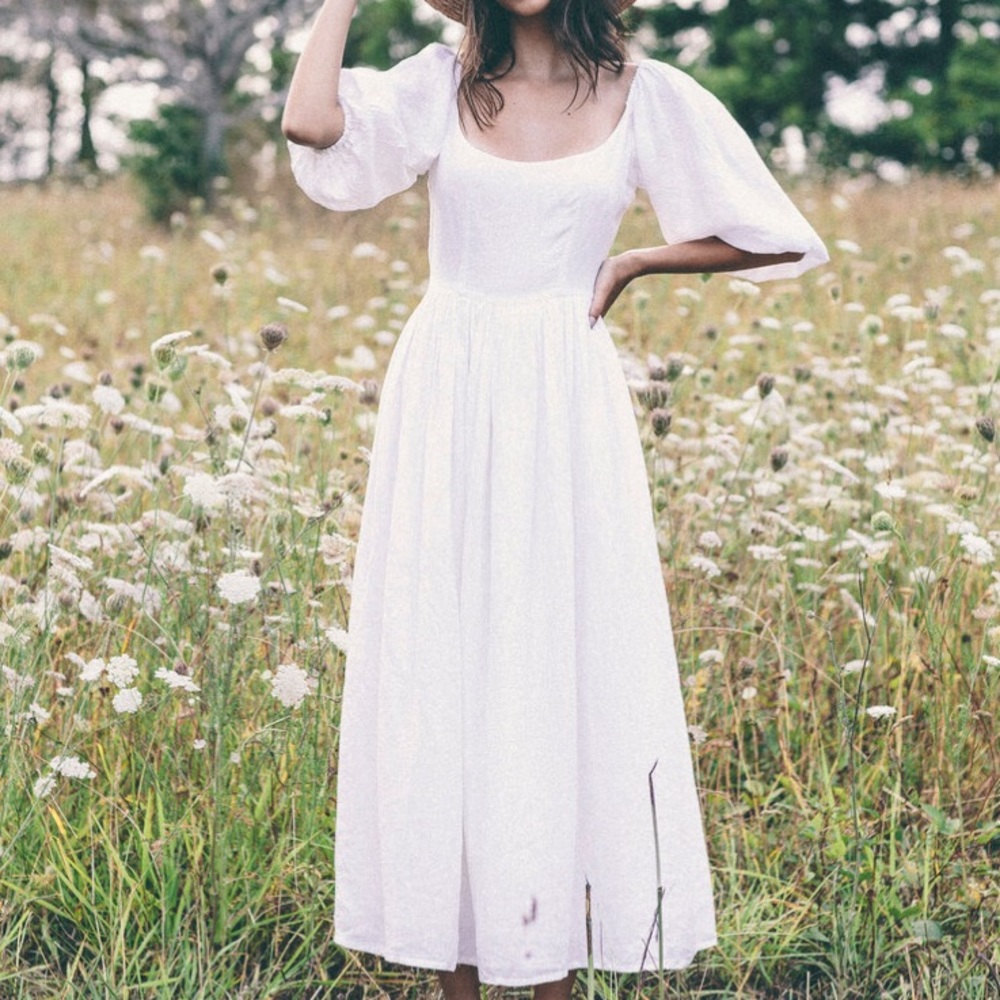 THE BELLFLOWER DRESS IN BLANC LINEN